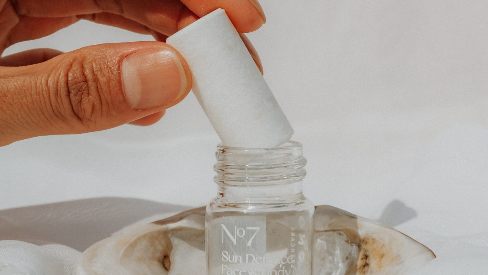 Routine beauté minimaliste et zéro déchet : Le guide dermo-cosmétique 2026