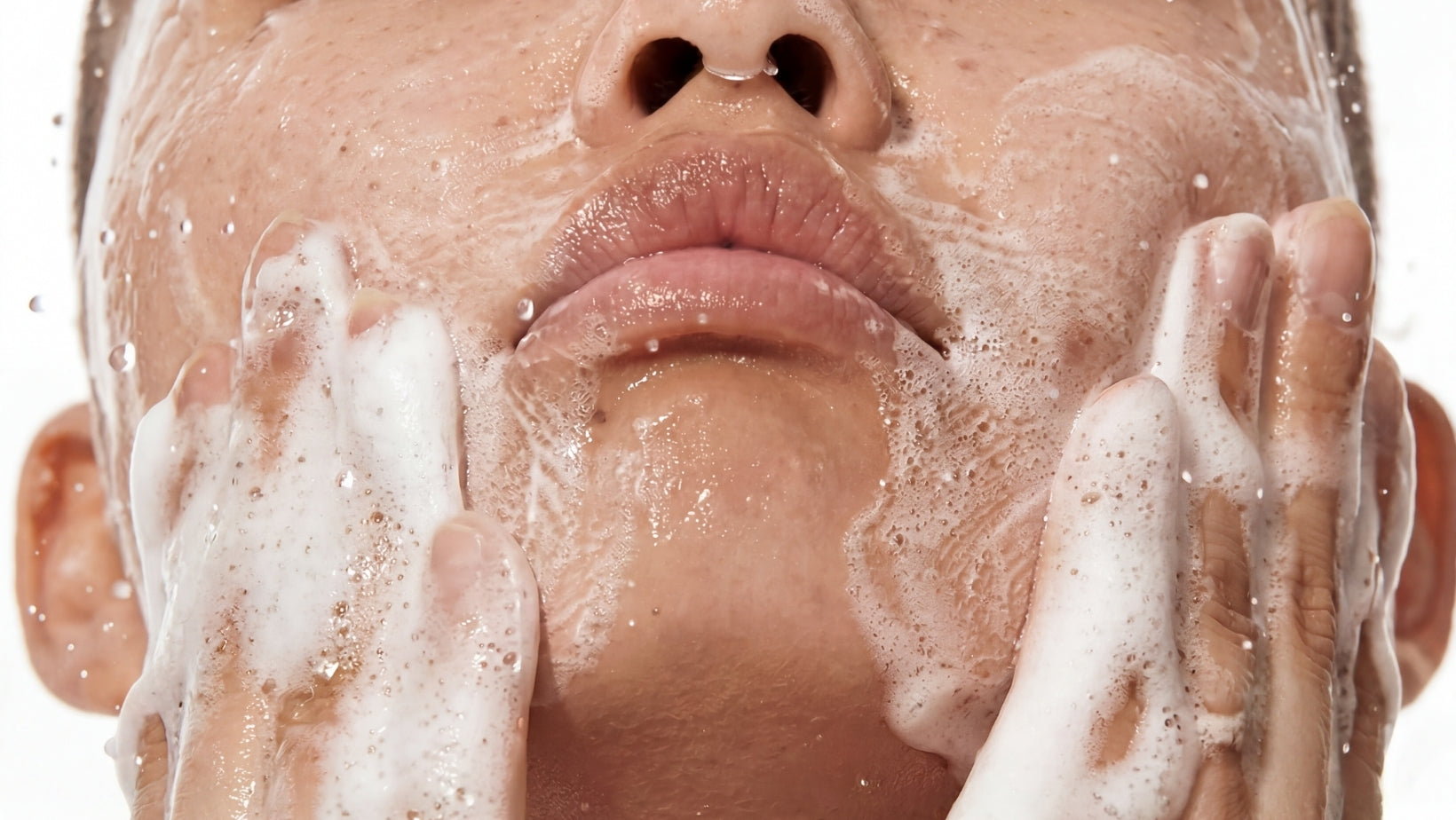 Soin Visage Naturel et Efficace : Pourquoi la Science Waterless Change Tout en 2026