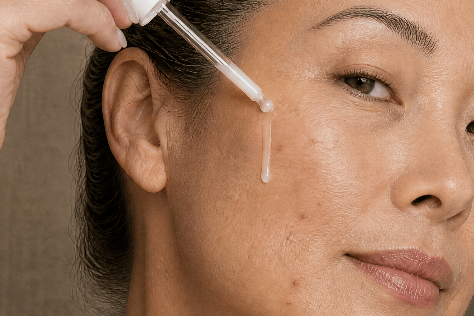 Soin visage pour peau mature et sèche : Guide expert pour une revitalisation durable en 2026