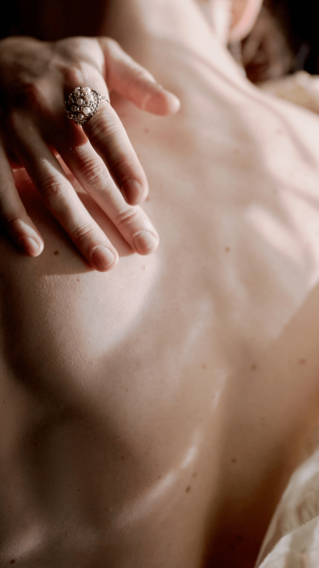 The Best Natural Ingredients to Combat Acne and Soothe Sensitive Skin - Mono Skincare