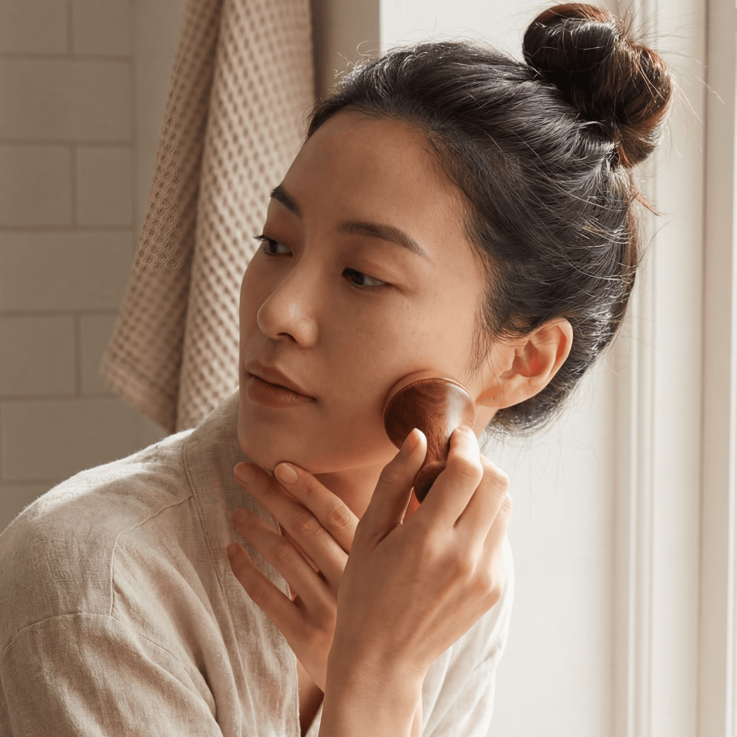 Outil Kansa visage| Massage ayurvédique - Mono Skincare