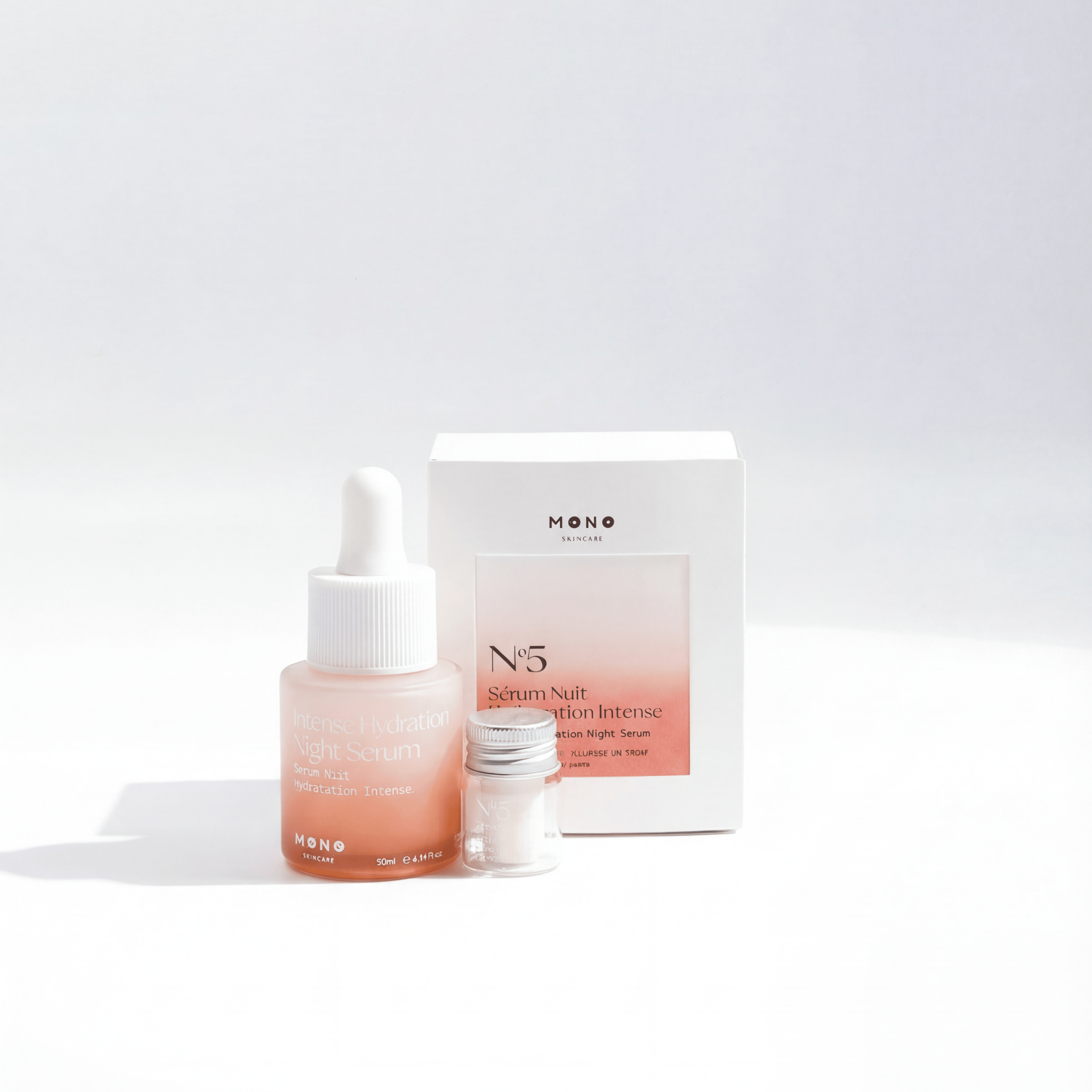 Kit de départ sérum de nuit hydratation intense MONO avec flacon rechargeable et formule concentrée