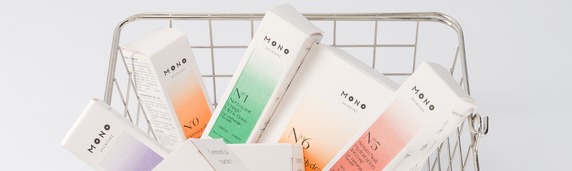 Routine de soin de visage MONO Skincare en cosmétique naturelle, beauté durable et minimaliste