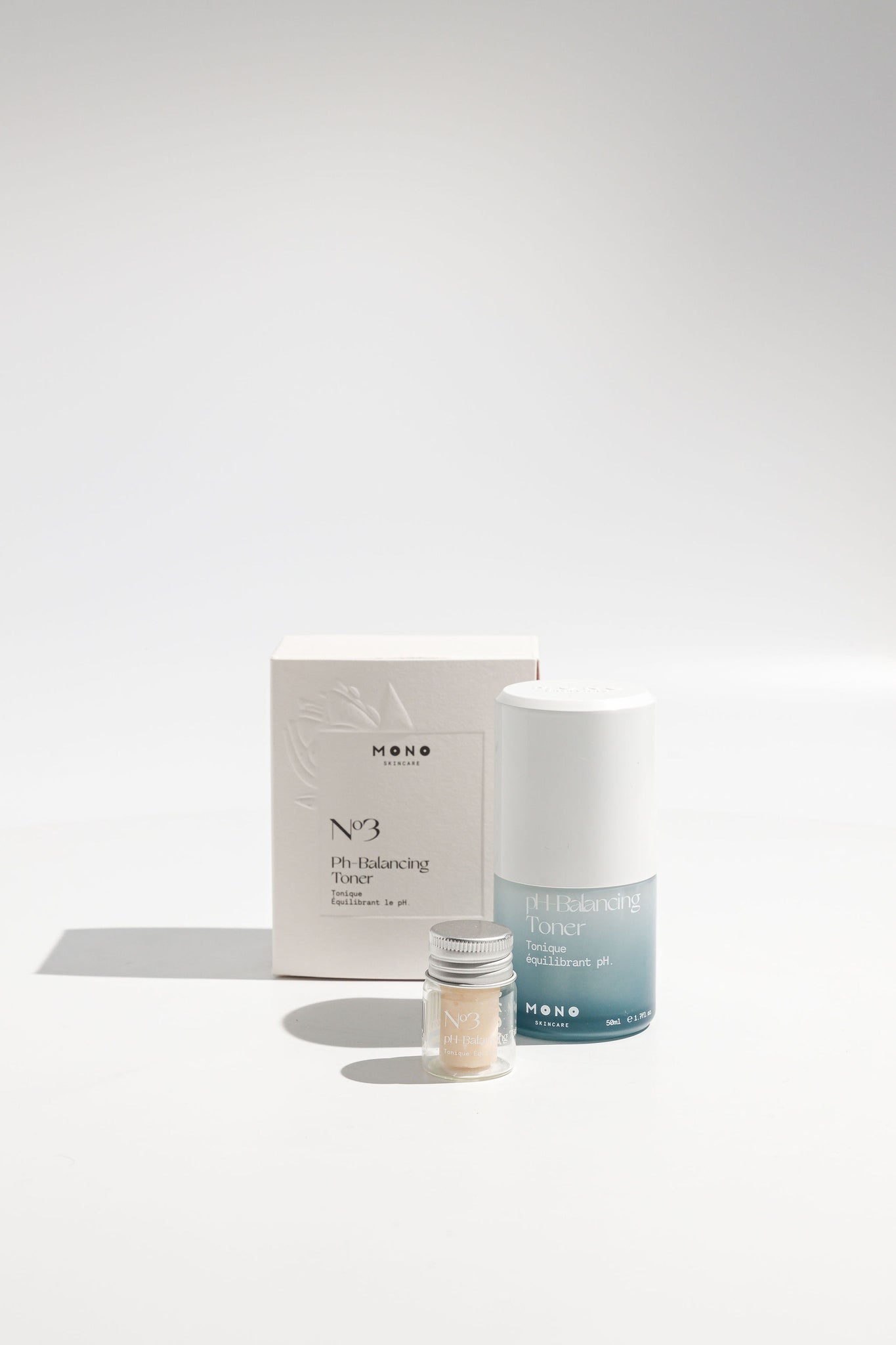 kit soin visage rechargeable, tonique équilibrant de pH, comprimé hydrosoluble, packaging skincare en papier FSC, verre recyclable à l'infinit, plastique recyclé des océans, packaging ecofriendly 